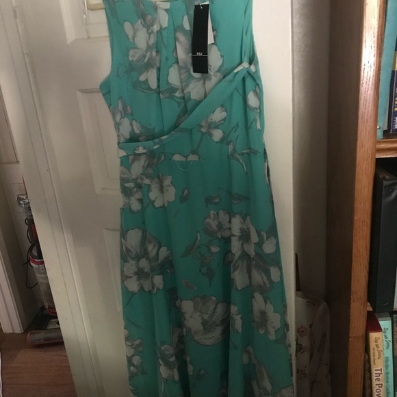 Dresses & Skirts - 2 long maxi dresses size says 10 but really fits like a 7 (new w/tags )